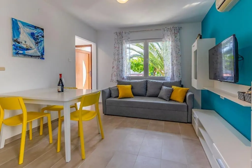 Newly Renovated Apartment With Terrace Medulin